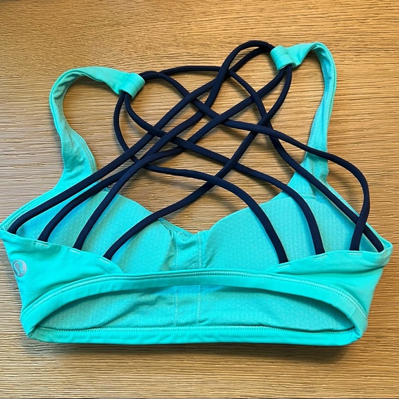 Lululemon Free To Be *Wild Bra Sz 4 - Picture 2 of 2